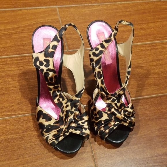 Betsy johnson leopoard sandals - Picture 1 of 5